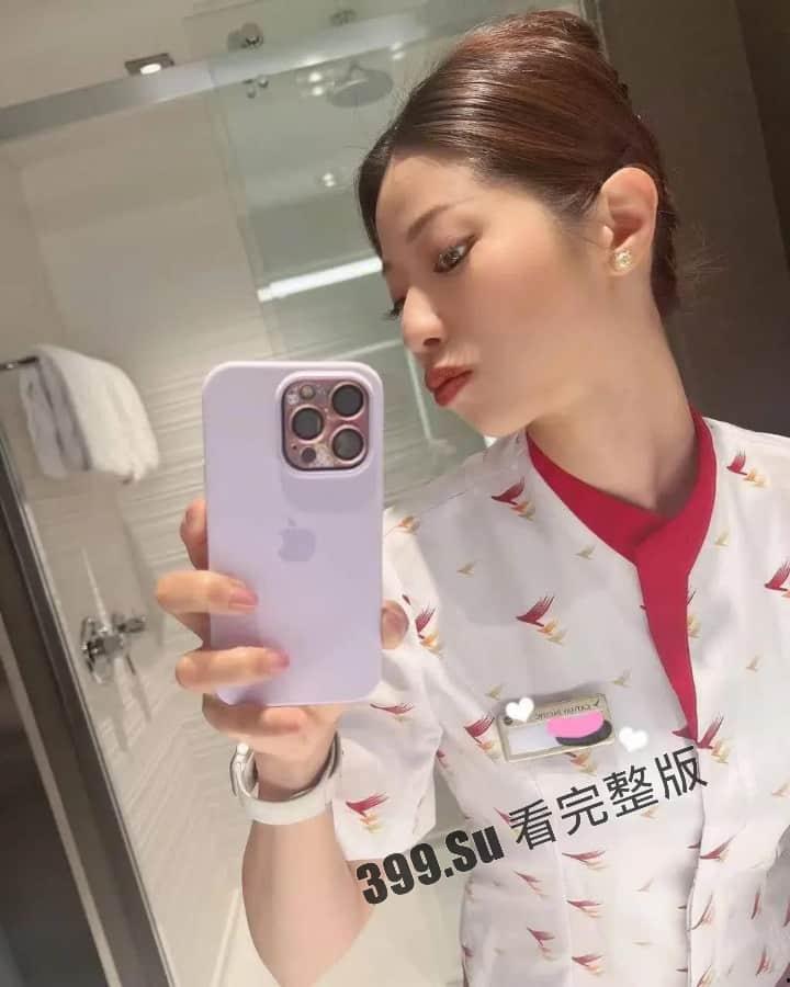 长相甜美靓丽国泰航空空姐「Netflix」被爆，上班时间认真工作接待乘客 卖力口交  第3张