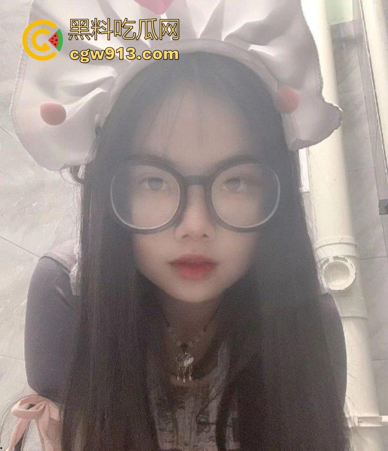 武汉生物工程学院【秦海莹】反差学生妹同居后淫荡视频暴露，每天把男友舔醒，沉迷性爱的母狗！  第3张