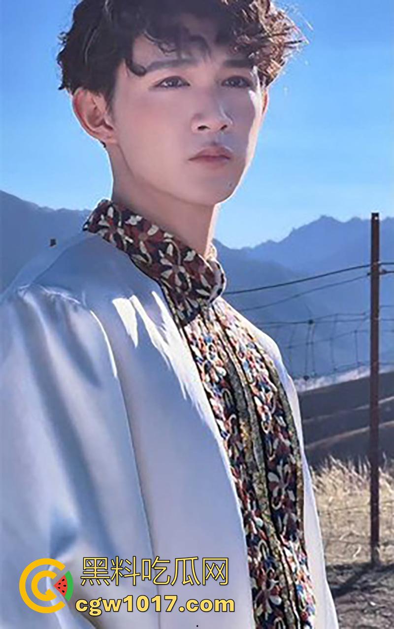 19岁爆火童星【荣梓杉】，被女友李禹熹发文曝光，年纪轻轻出轨家暴，渣男人设彻底塌房，性爱视频完美露脸实锤无疑！  第3张