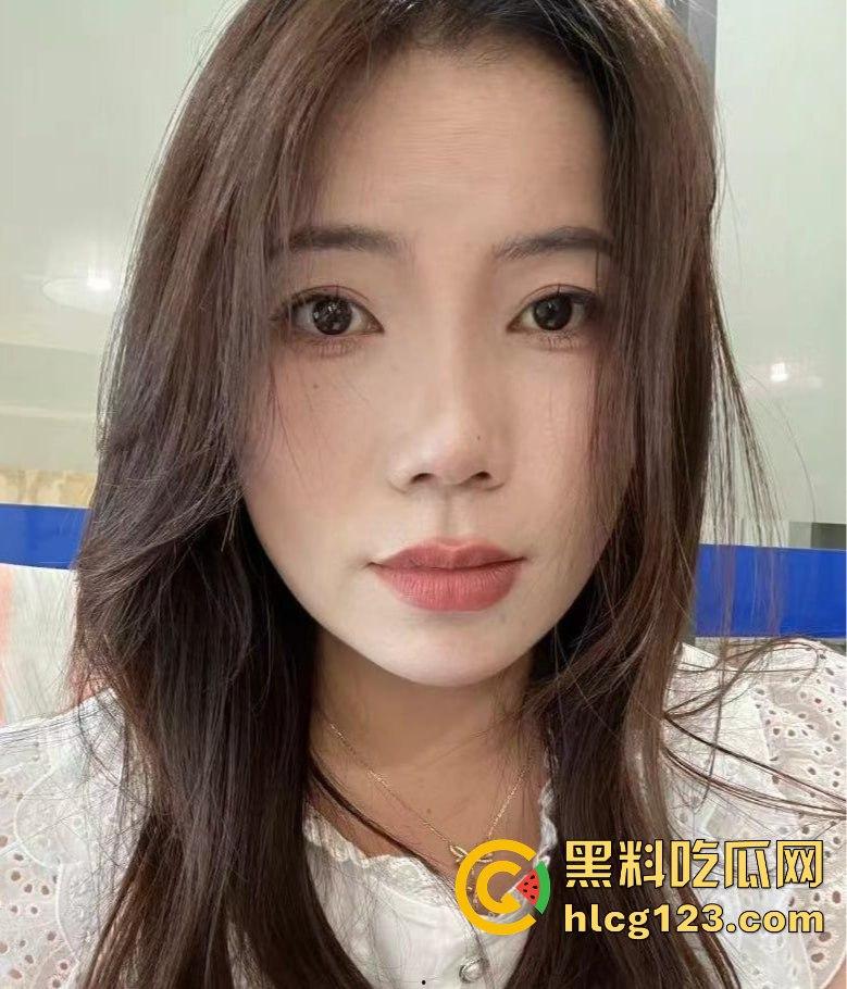 酒店精油服务变成无套大战！技师顶不住女神美乳翘臀，直接上位狂操,精油按摩变成啪啪大战！  第2张