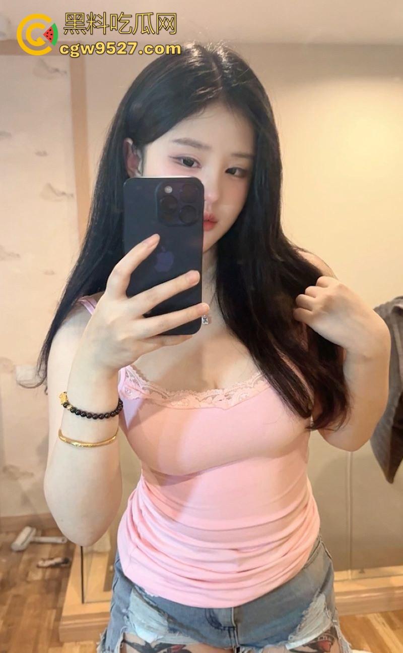 顶级巨乳福利姬【绚斐斐】私密视频泄露，仙气飘飘的外表下却是淫荡反差女王，假阳具抽插白虎嫩穴 ！  第4张