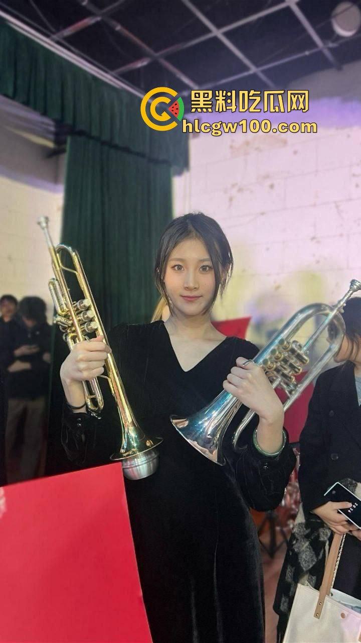 宁夏工商学院音乐生【刘思露】约炮视频曝光，全校出名的骚母狗免费白嫖爽！  第5张