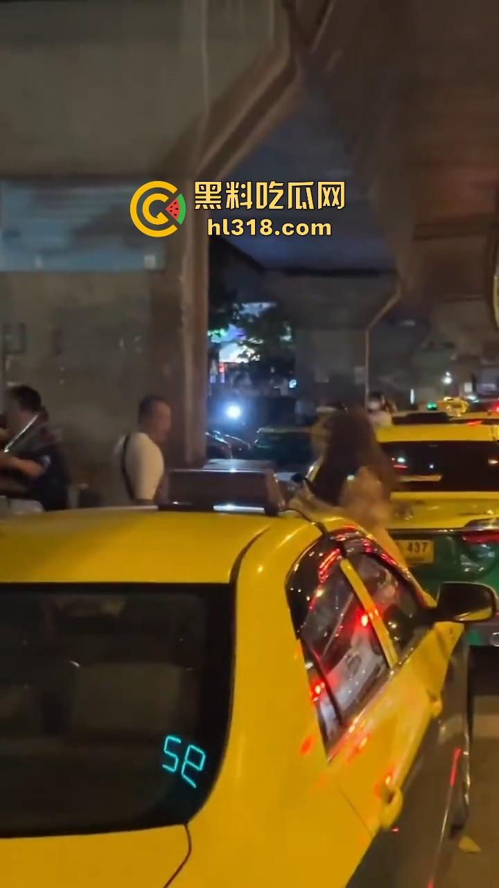 泰国妙龄小仙女发现自己的窝瓜王和女人搭话,吃醋直接暴走,深夜的街头相互殴打,集美的白色丁字裤都出来了! 第5张 泰国妙龄小仙女发现自己的窝瓜王和女人搭话,吃醋直接暴走,深夜的街头相互殴打,集美的白色丁字裤都出来了! 第5张