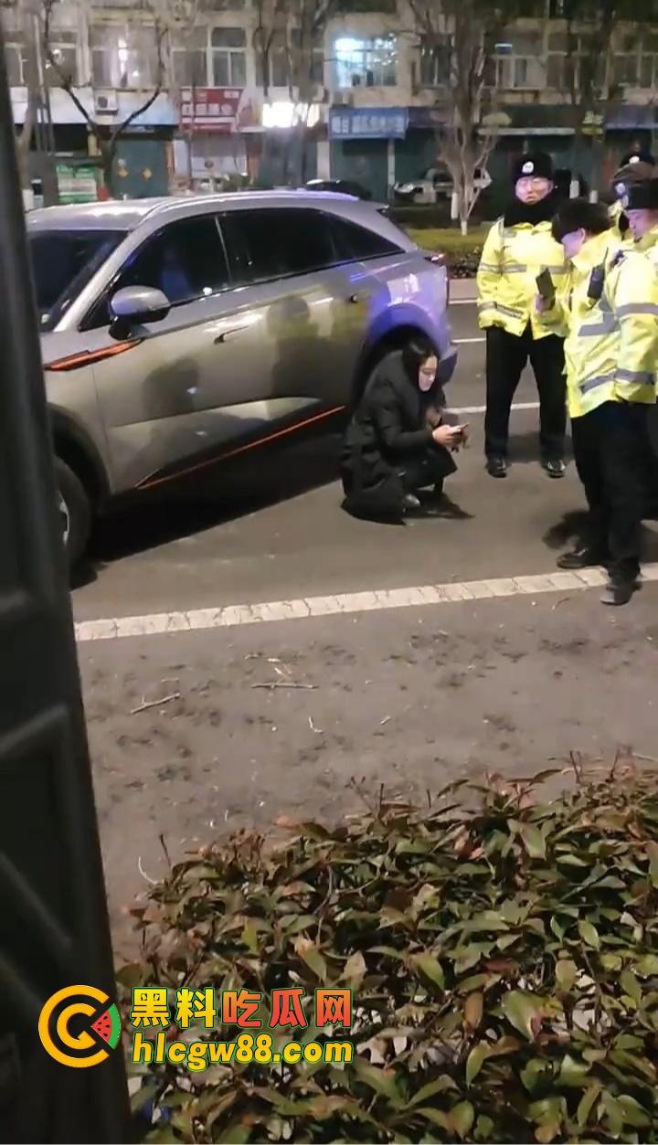 烟台栖霞上演女版无间道，酒驾女司机撞树后跑路 召唤闺蜜上演教科书级顶包戏码 交警这是真·好闺蜜！  第1张