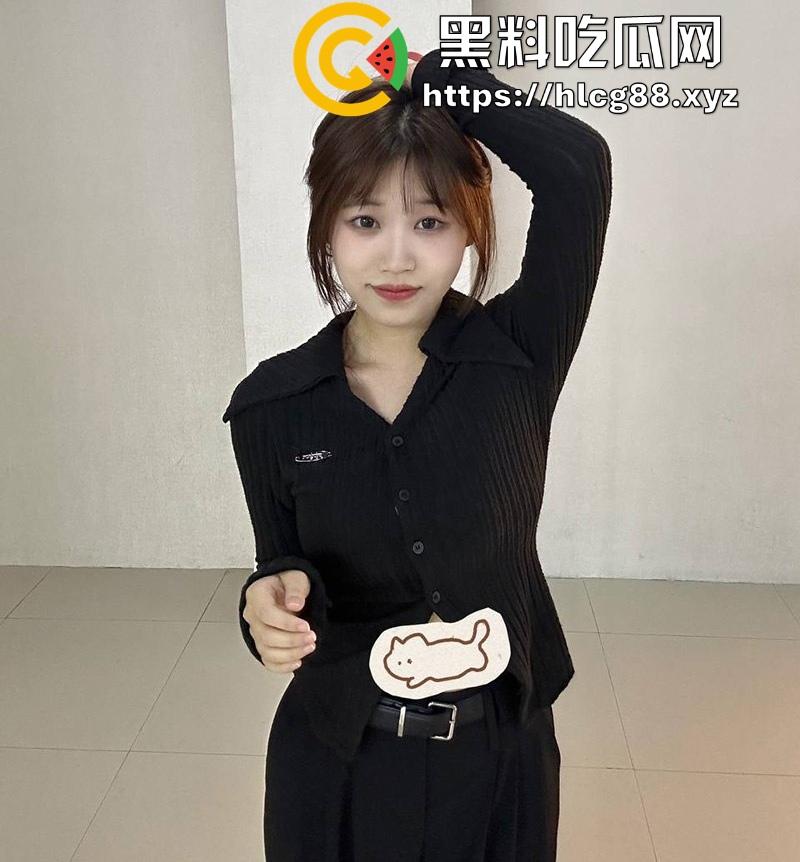 湖北师范大三嫩妹『礼温可』白皮骚狗勾魂反差婊，甜脸藏淫心，初操爽翻问群P不拒，饭后叫兄弟轮奸狂干！  第4张