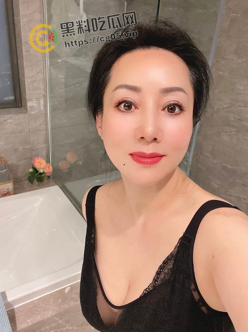 阿姨 我不想努力了！青壮小伙约炮房东饥渴阿姨 给阿姨舔喷射了 全程骚话 姨是真的败火啊  第2张