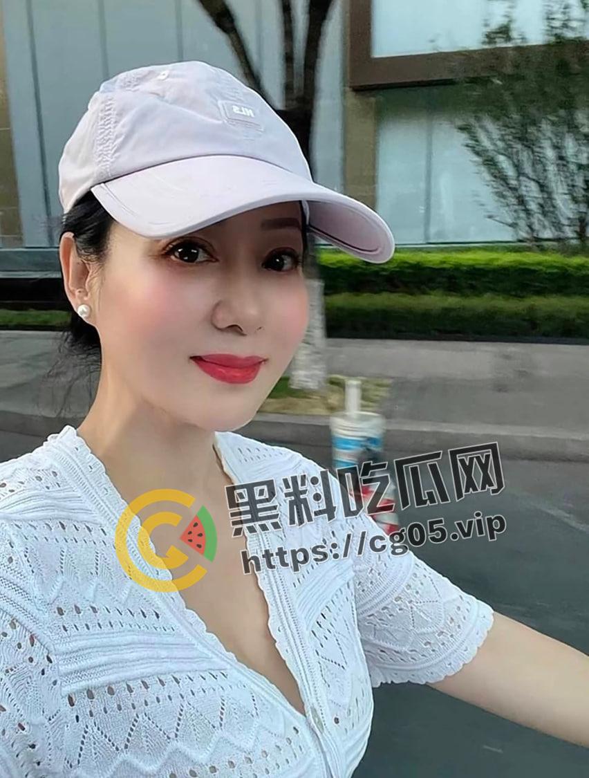 阿姨 我不想努力了！青壮小伙约炮房东饥渴阿姨 给阿姨舔喷射了 全程骚话 姨是真的败火啊  第3张