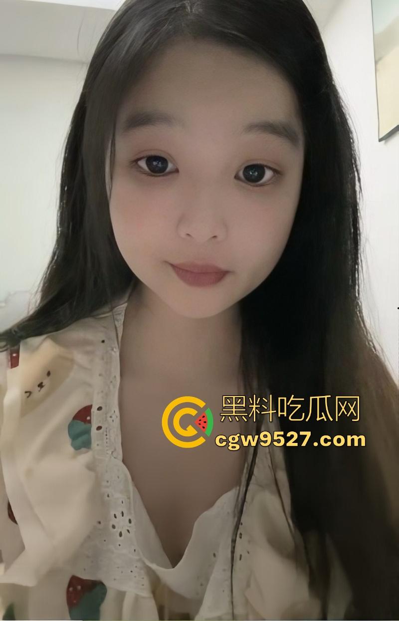 公司超骚女前台，D奶巨乳肥美大鲍鱼，办公室玩跳蛋不过瘾，跑去厕所自慰，白浆直流，骚态尽显！  第3张