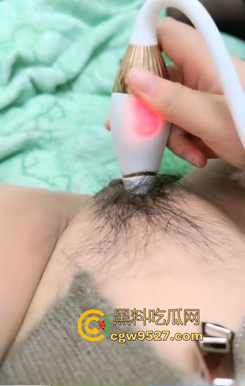公司超骚女前台，D奶巨乳肥美大鲍鱼，办公室玩跳蛋不过瘾，跑去厕所自慰，白浆直流，骚态尽显！  第6张