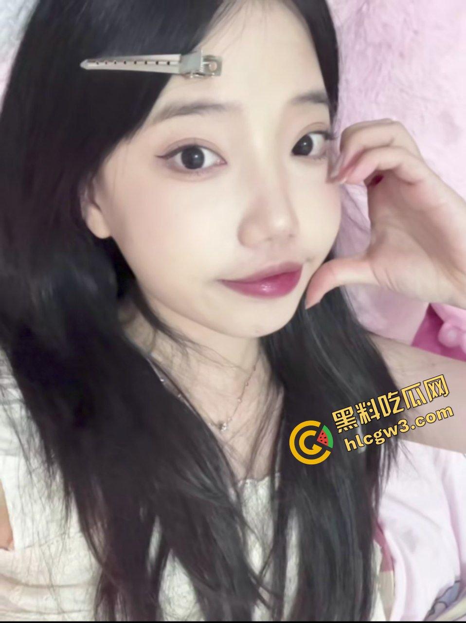 泉州职业技术大学反差婊骚鸡『黄巧玲』毕业投简历给大哥 闭眼吸蛋全裸暴力后入嫩体！独家曝光！  第2张