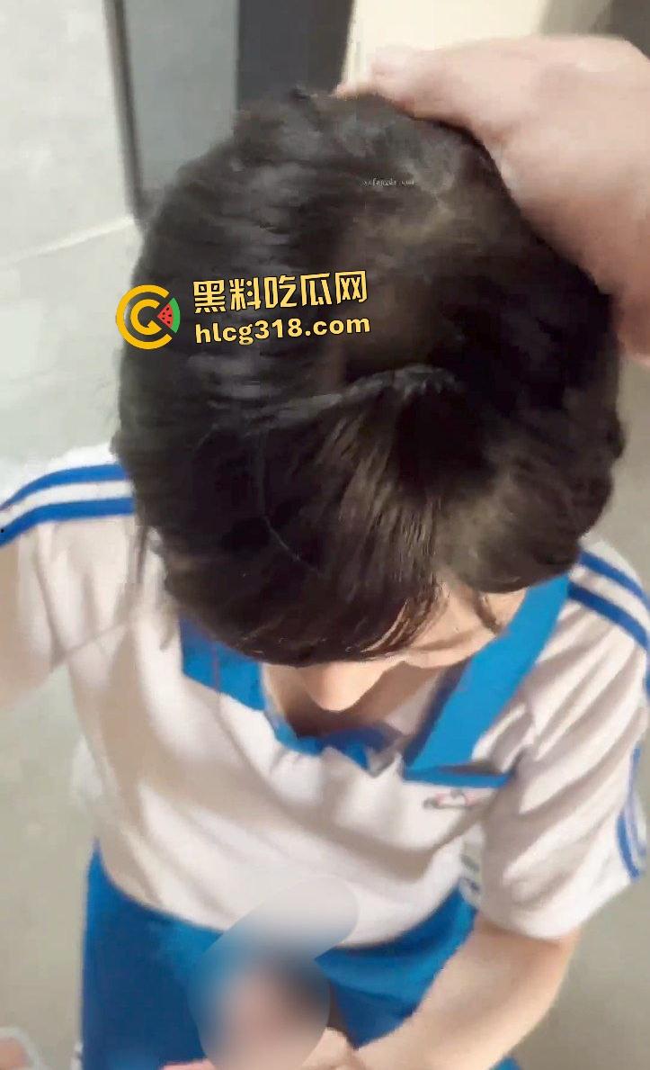 学妹【晚晚】学生妹装嫩舔鸡巴到爆，床上被操就算了，在马桶上拉屎也要口鸡巴，戴眼罩口爆才刺激！  第1张