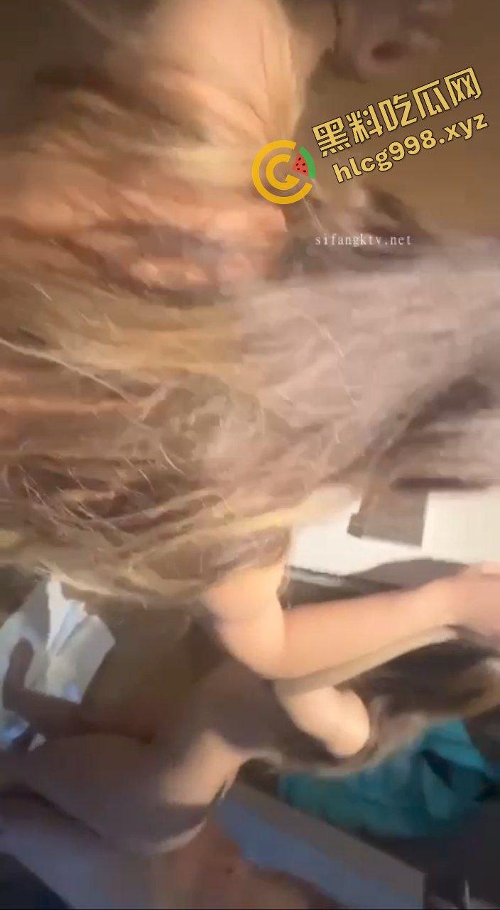 抖音情感博主14万粉女网红『妳可』与男友激情舌吻 对镜后入 全网独家流出！  第8张