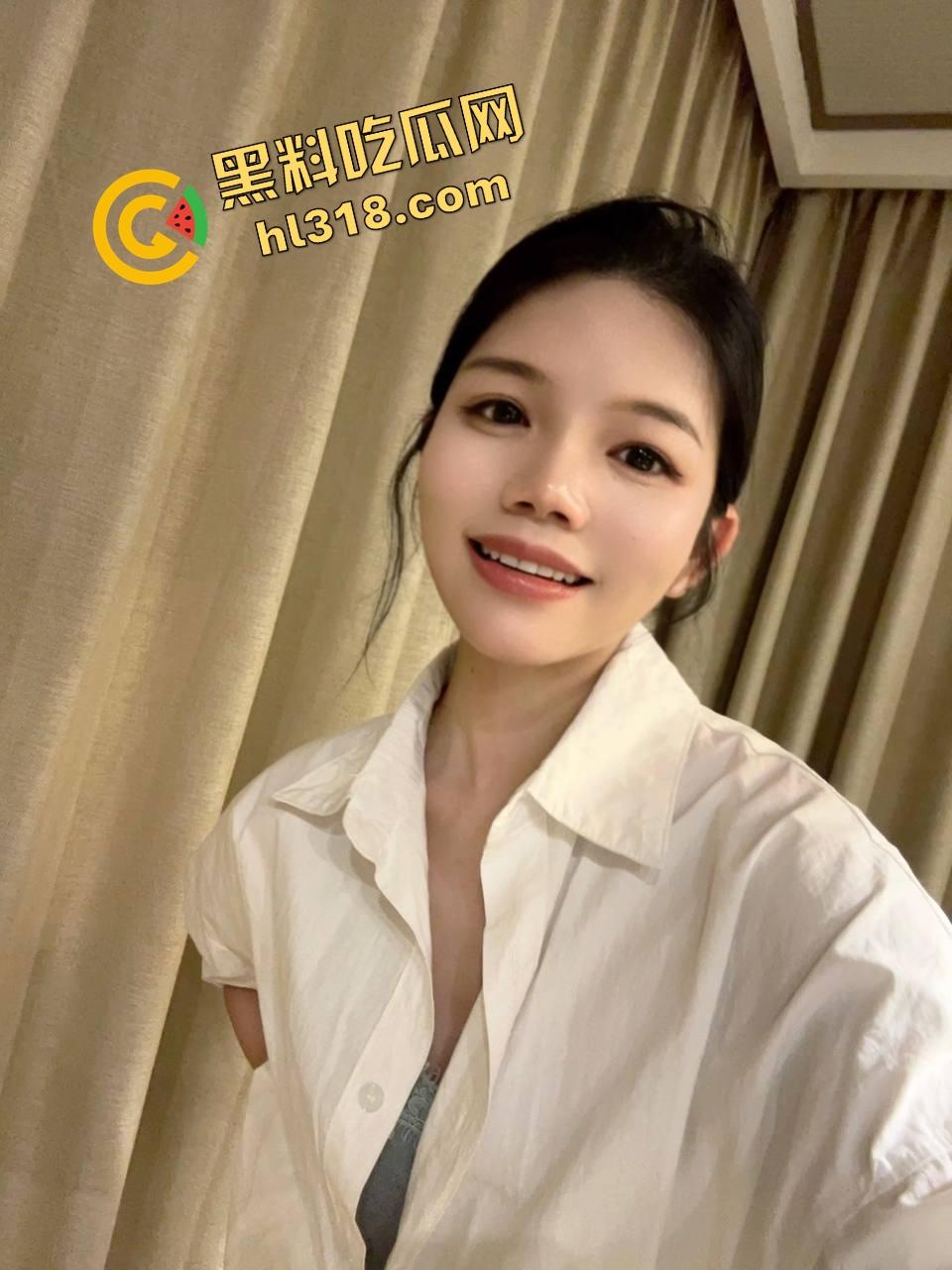 野外车震把骚母狗调教到极致，没扩阴道具直接拿挡杆用，整个挡杆被吞进去，每次挂挡思想不纯洁了！  第3张