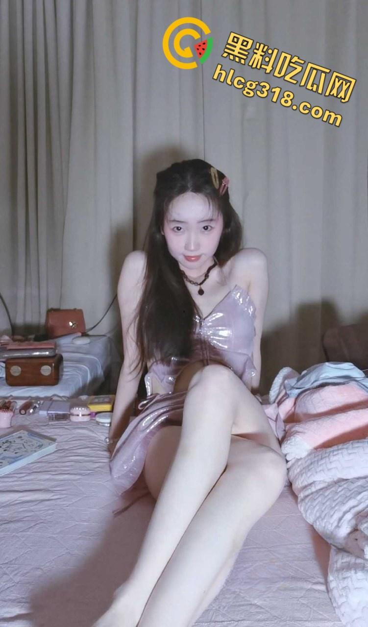 ASMR诱惑系列【YiDan的窝窝】，粉粉的玉足诱人心，发出的声音也很好听，心中的完美女神 !  第7张