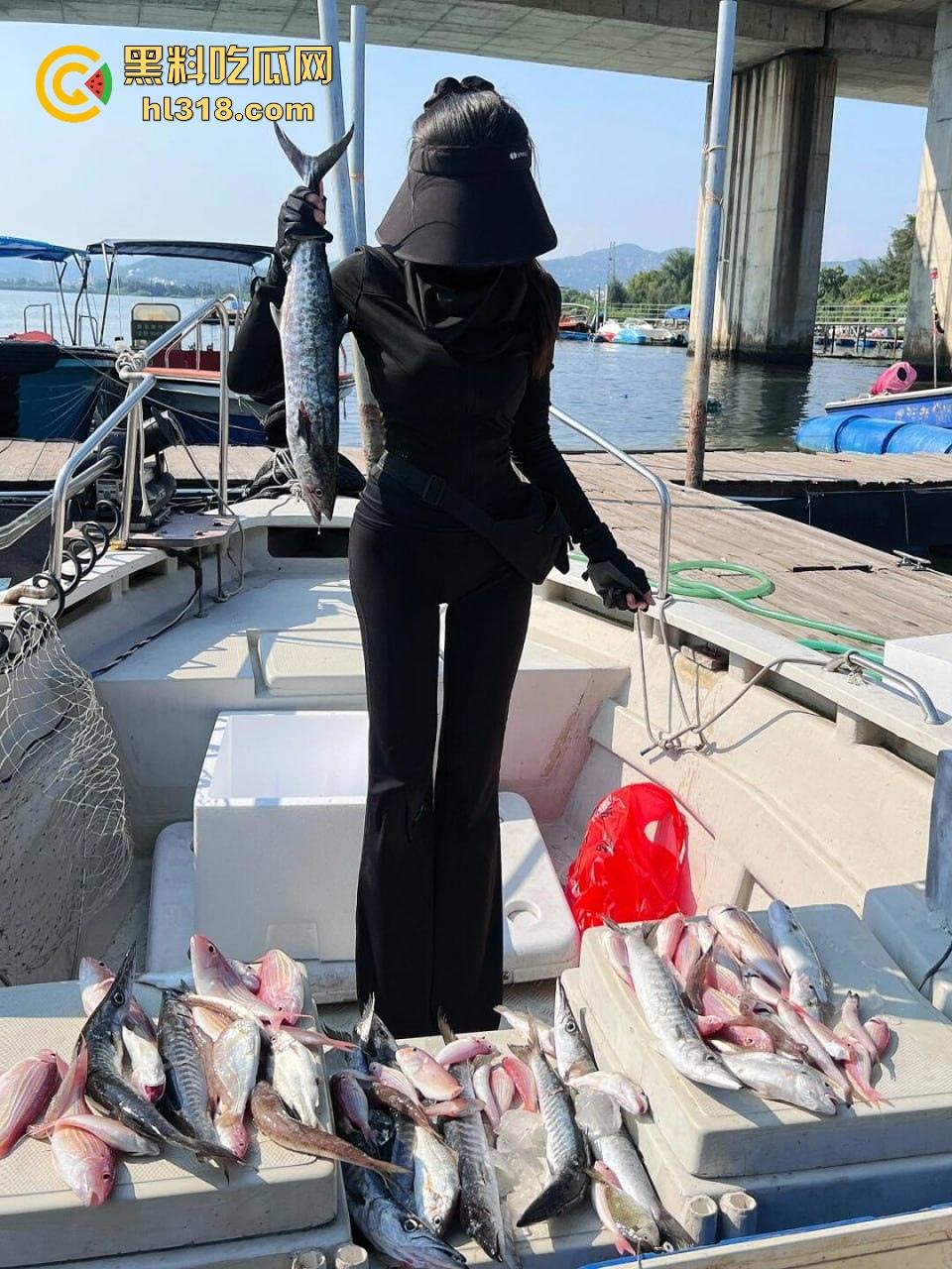 不好意思用力太猛！把刚认识的钓鱼媛都操哭了，极品性感名媛被当地肉便器猛操，上午钓的鱼晚上吊的她！  第4张