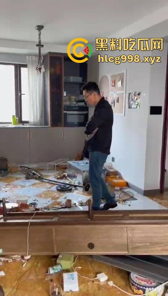 山东济宁家暴男出轨还砸家！吵架上头砸得天翻地覆，自己绿了还狂发脾气！  第3张