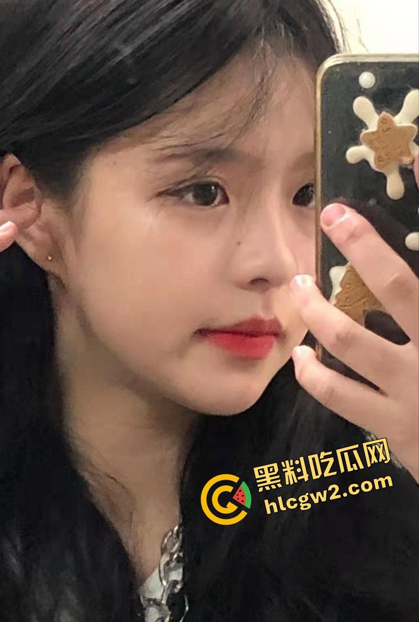 南昌艺术职业学校纯情女高『谭绘娟』清纯背后反差的一面！私拍粉穴自慰露奶 独家流出！  第7张