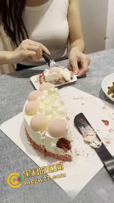 海角大神爆操少妇房东 房东大姐过生日 老公出差赶不回来 直接在婚床上把她操了！  第9张