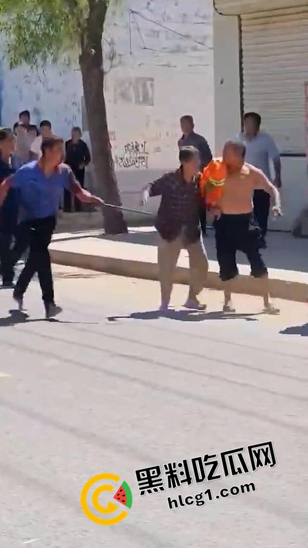 保定曲阳县打架斗殴 打到最后拿刀砍人 三人命丧当场 一地尸体 现场视频流出  第2张