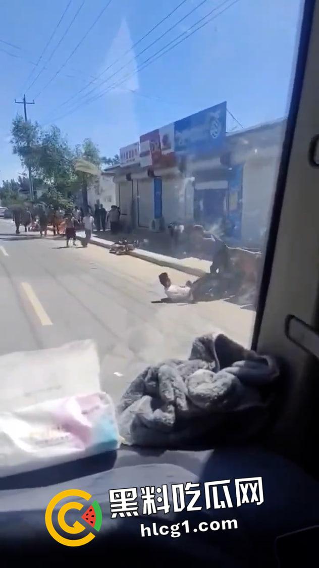 保定曲阳县打架斗殴 打到最后拿刀砍人 三人命丧当场 一地尸体 现场视频流出  第5张