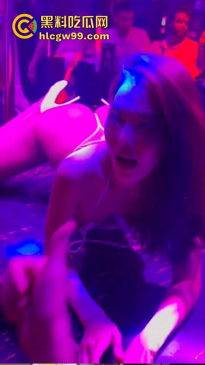 泰国红灯区的美女都快饿死了？少了国人宠爱，只能天天吃洋屌，一点中餐吃不到，摸下面看GG还是MM直接验货！  第8张