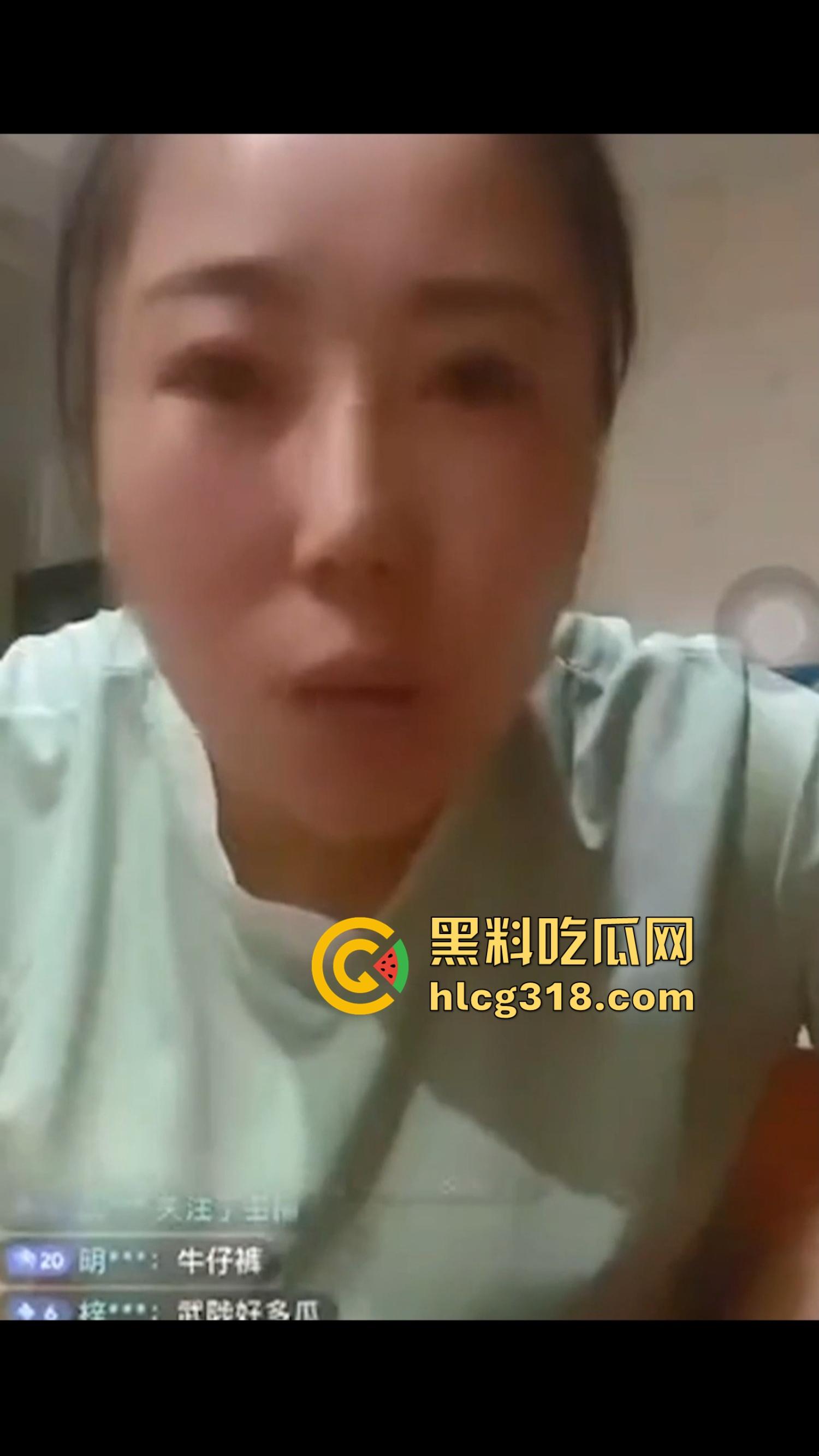 崂山女子玩真心话大冒险，啤酒瓶当场塞逼骚穴插到湿透，崂山啤酒成新玩具，崂山啤酒原来还能这样用！  第7张