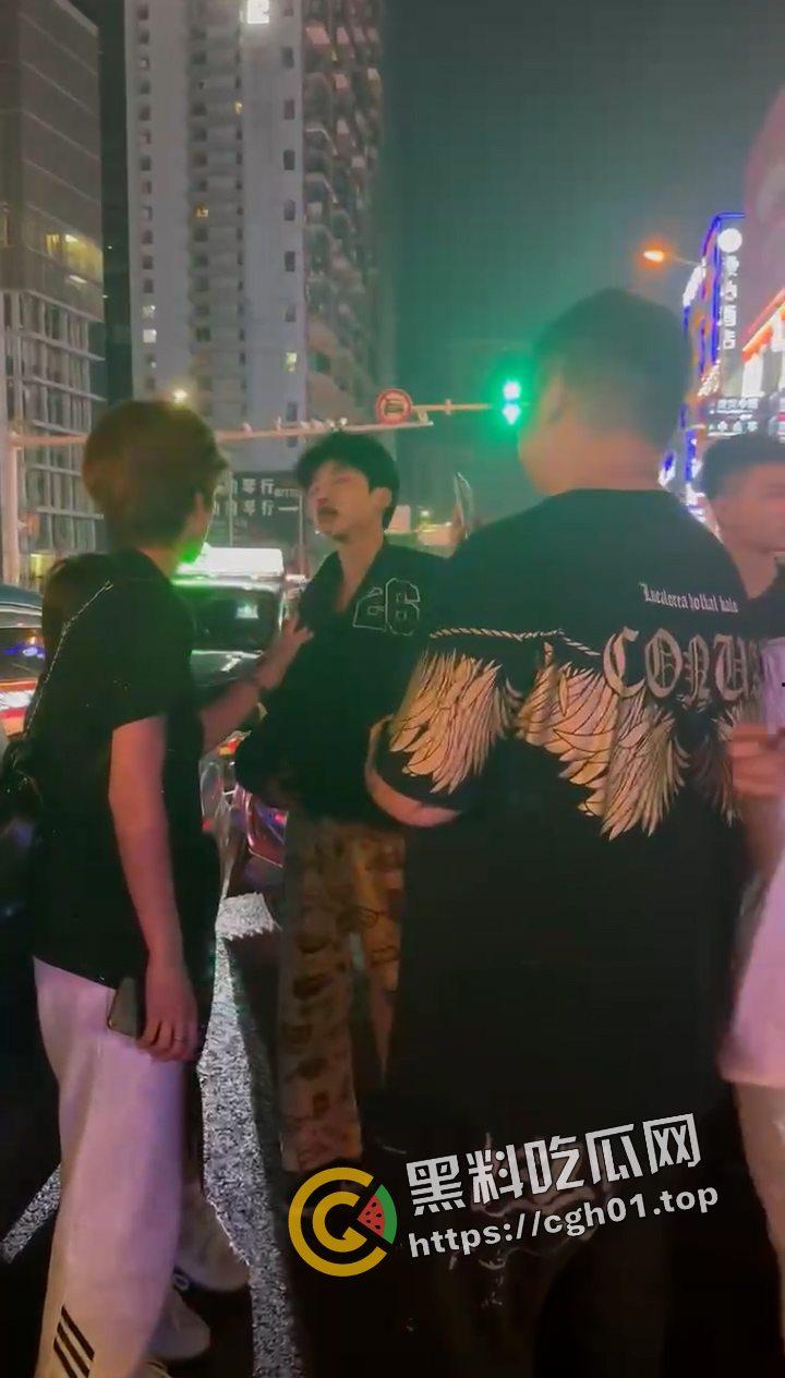 抖音网红【李金帅】街头惹事被暴打 恶人自有恶人磨 这下不嚣张了  第9张