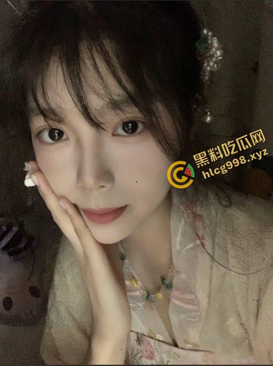 达州中医药职业学院 抖音清纯小网红『大蓉爱吃嘎嘎』线下约炮金主脱衣骚舞 站起来蹬！独家播出！  第2张