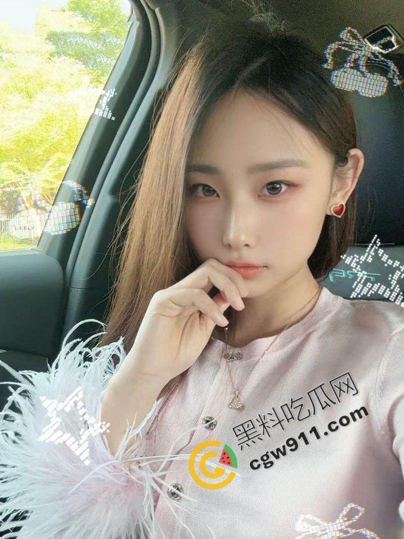 天津舞蹈老师【徐紫璇】骗钱性爱丑闻曝光！性感裸挑逗金主，爆乳露体，粉穴湿滑，后入爆操极品身材  第1张