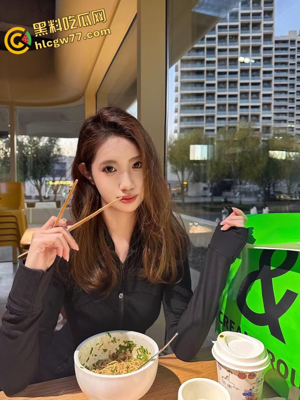 吉林大学舞蹈生【刘雪】修长身材和优雅气质，被男朋友调教成淫荡母狗 ！  第6张