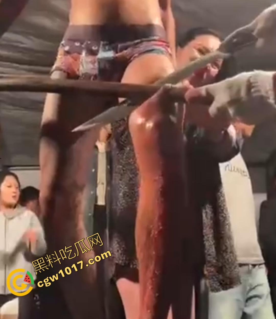 血肉横飞的惊悚杂技秀：铁链穿鼻，割肉喷血，震撼夺目，酷烈表演让人目眩，胆小者勿入！  第4张