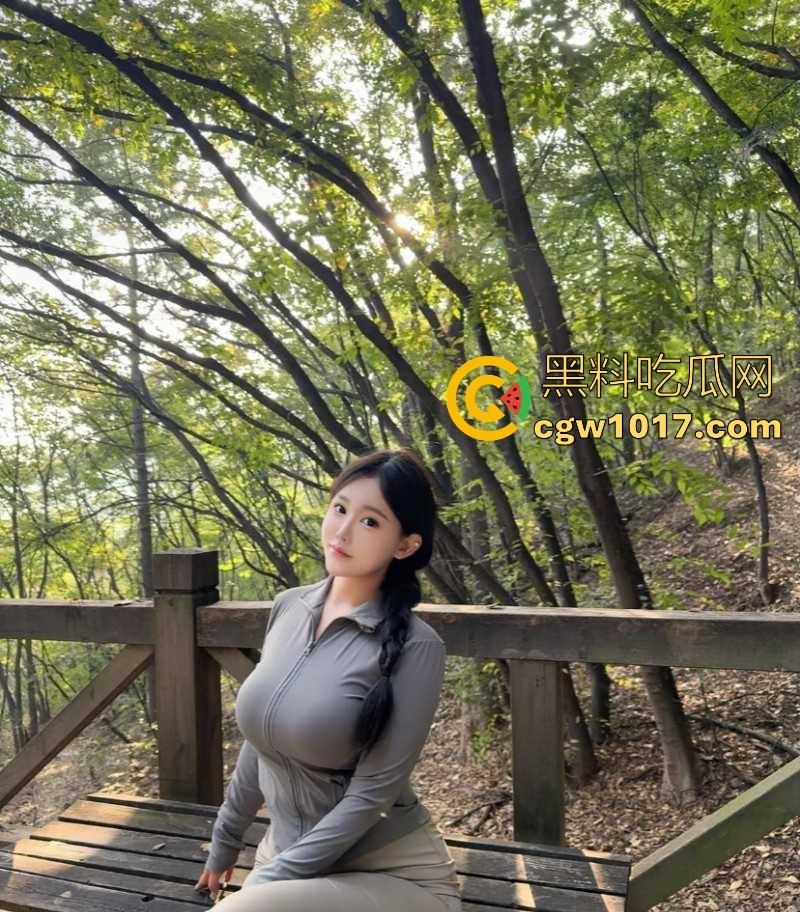 海角乱伦！家里的亲戚一起聚餐，与嫂子棋牌室激情交欢，亲友在隔壁打麻将，小叔子奋力操逼播种！  第1张