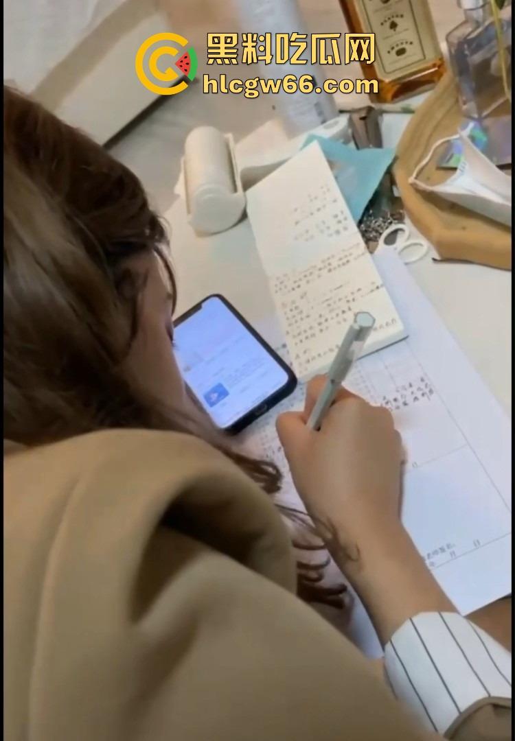 群友分享约了个考研学霸大学生，嫩得掐出水，写完作业才让日，酒店开房都不忘冲刺一战！  第5张