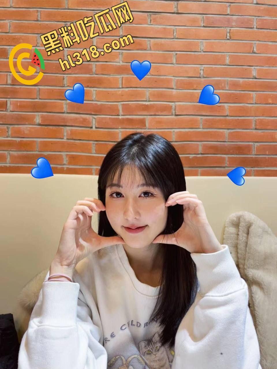 天津音乐学院表演系【徐天甜】，新疆妹子被包养露脸口爆，性感内裤被塞到嘴里，体操服美臀后入狂插 !  第5张