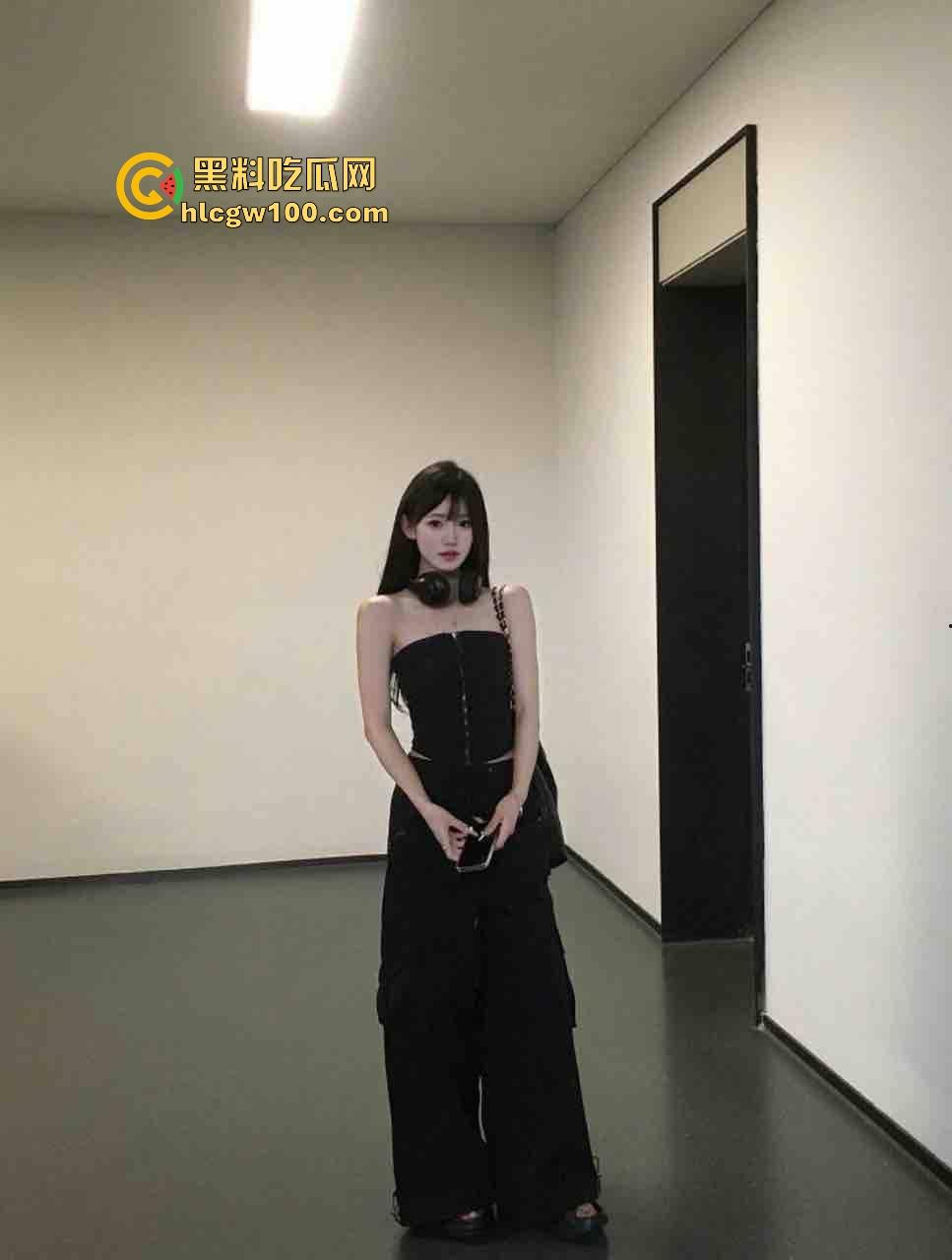 太原朋友的女朋友【仲静】终于到手，嫩穴淡骚味舔到上头，舔菊花时她还说痒痒挺舒服，射脸成常规操作！  第4张