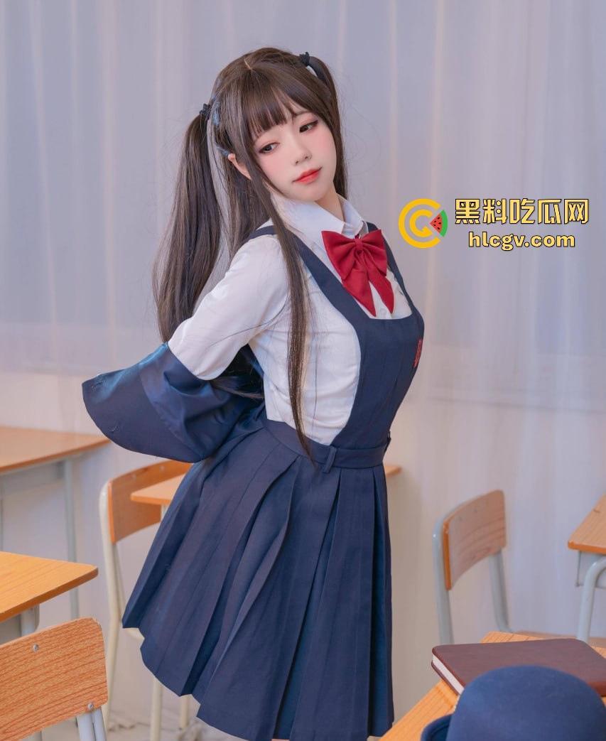 福利姬【咬一口兔娘】11月新作爆火！回归JK制服乖乖当福利姬，拍写真只等大哥来包养！  第3张