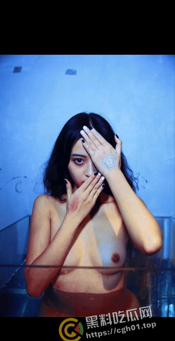 开盒福利姬【茂木希子】盛世美颜 玲珑胴体 媲美阿朱的存在 个人信息全曝光  第5张