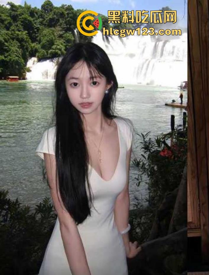 抖音10万粉丝小网红【草莓宝宝】露点福利流出 JK齐逼短裙热舞 腾讯视频裸聊大放送！  第2张