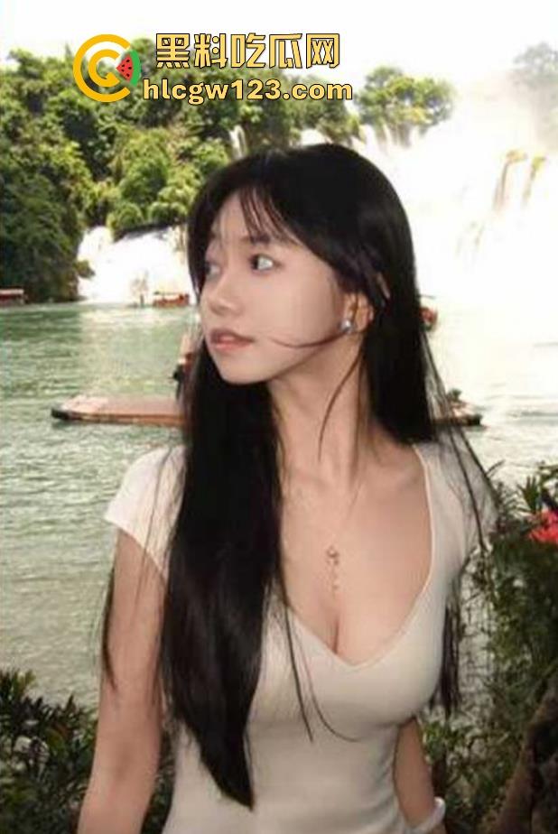 抖音10万粉丝小网红【草莓宝宝】露点福利流出 JK齐逼短裙热舞 腾讯视频裸聊大放送！  第4张