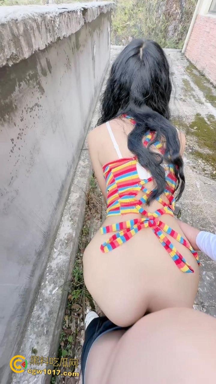 和多巴胺女儿乱逛，看着性感的女儿精虫上脑，带到废旧烂尾楼露出口交，抬起美腿后入猛猛抽插 ！  第8张