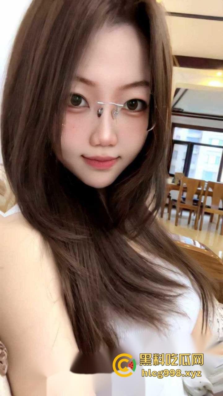 内蒙古25岁美少女【郭梦婷】反差婊居家裸拍视频遭曝光 蝴蝶逼看了就想日  第3张