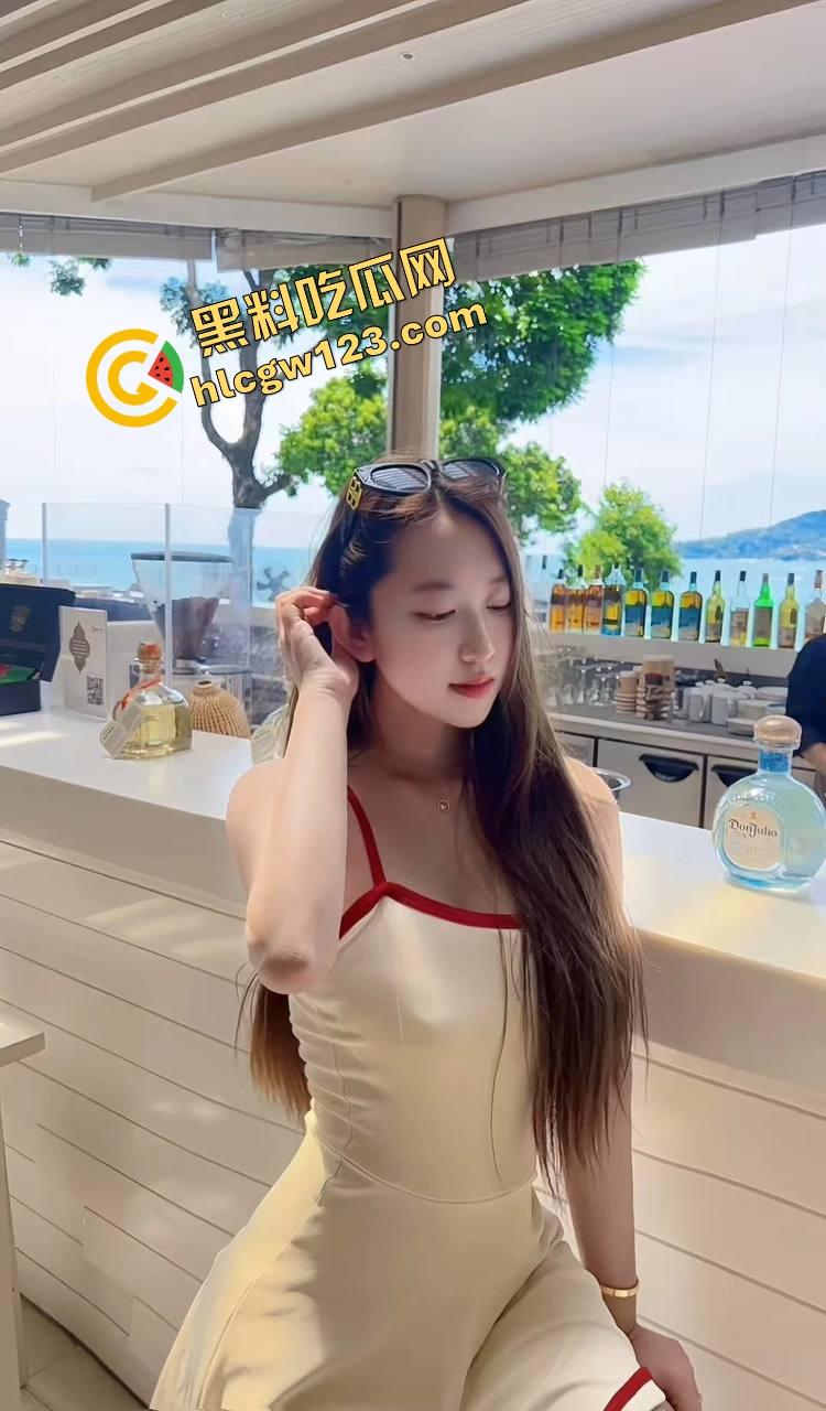 岳母端午串门趁闺女上班勾引女婿大屌狂插，骚逼夹得鸡巴冒火星无套爆射子宫，嫩奶巨乳舔到爽断魂！  第3张