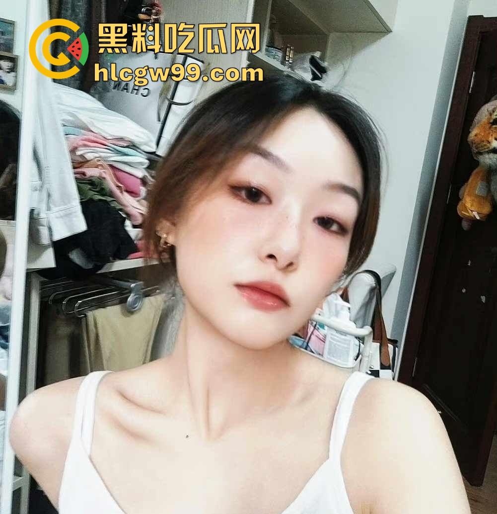 长春反差律师【吴惠玲】约炮自拍曝光，极品的颜值母狗，熟女骚劲让人射了还想干！  第5张