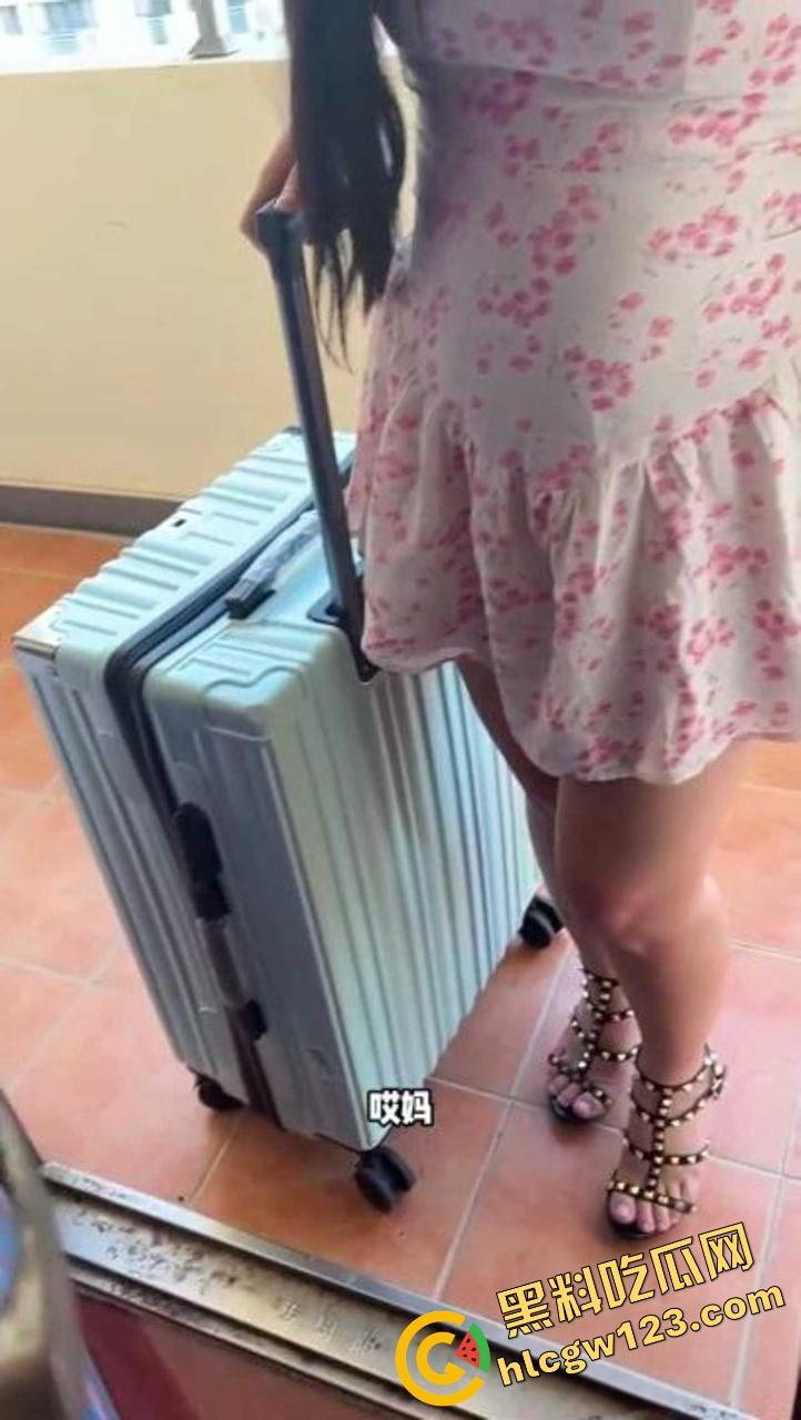 岳母端午串门趁闺女上班勾引女婿大屌狂插，骚逼夹得鸡巴冒火星无套爆射子宫，嫩奶巨乳舔到爽断魂！  第5张