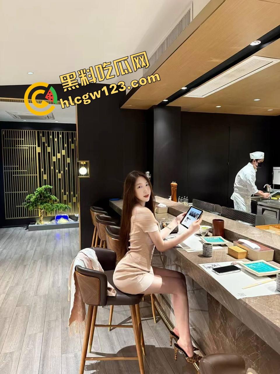 岳母端午串门趁闺女上班勾引女婿大屌狂插，骚逼夹得鸡巴冒火星无套爆射子宫，嫩奶巨乳舔到爽断魂！  第6张