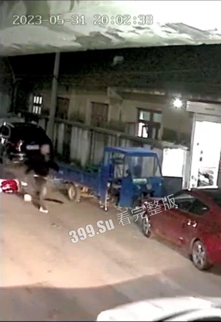 5.31江苏南通市通州区川港镇发生命案，工人为三千块杀老板两人，监控记录下残忍手段，当晚被民警逮捕  第4张