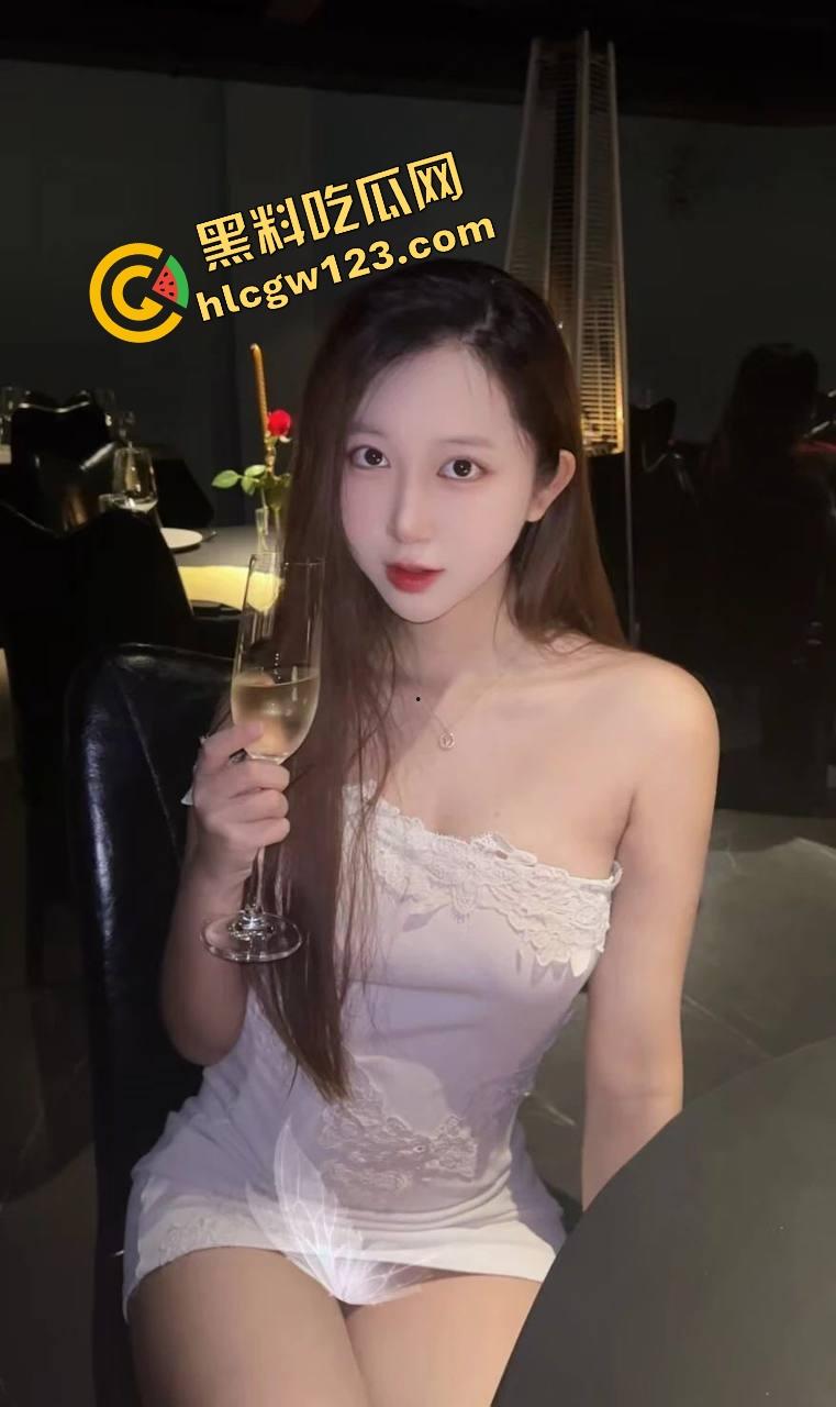 岳母端午串门趁闺女上班勾引女婿大屌狂插，骚逼夹得鸡巴冒火星无套爆射子宫，嫩奶巨乳舔到爽断魂！  第9张