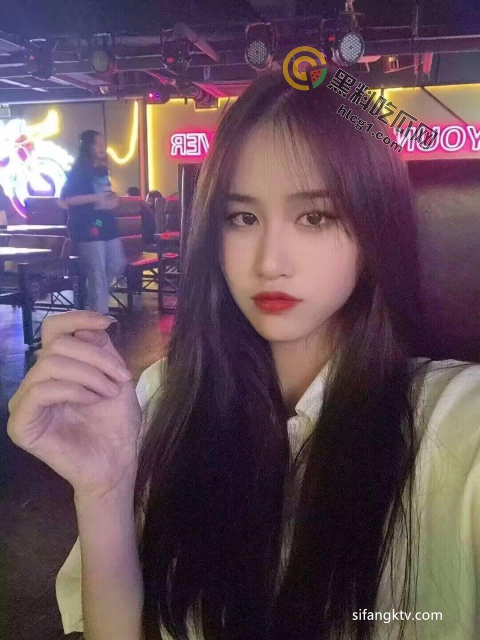 超精品泄密！高颜值反差美女大学生薛翊宁性爱图影泄密流出，完美露脸引发全网讨论！  第3张