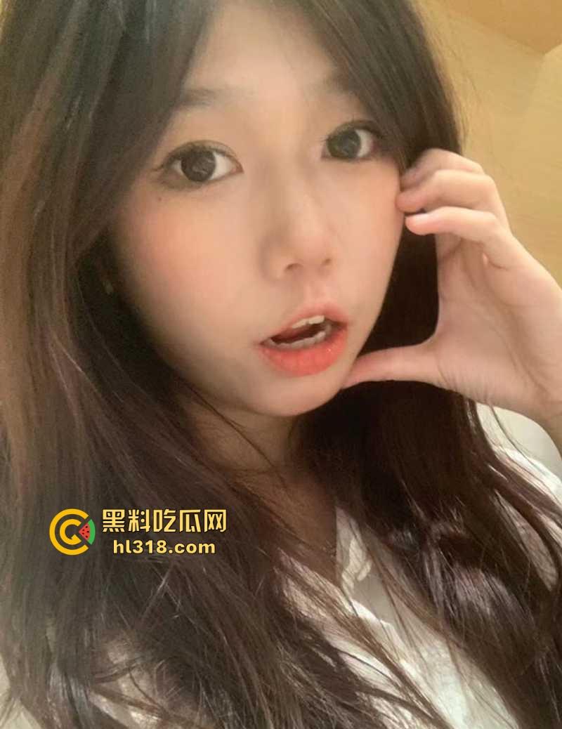 极品萝莉【洛丽塔欢欢】收费福利曝光，清纯大眼妹变身小淫娃，全裸露脸撅翘臀秀骚穴骚到爆！  第3张