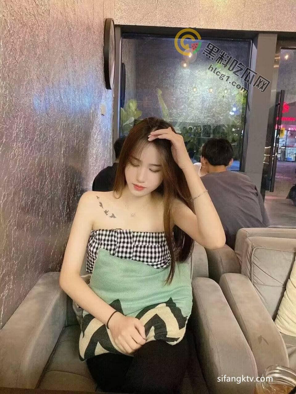 超精品泄密！高颜值反差美女大学生薛翊宁性爱图影泄密流出，完美露脸引发全网讨论！  第4张